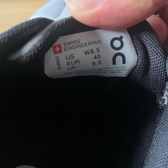 Cloud 5 Waterproof | On Running | W 8.5 - Picture 6 of 6